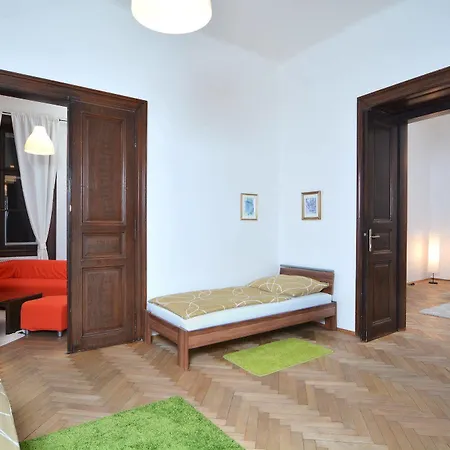 Daire Mivos Vltava Prag