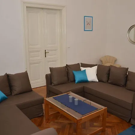 Mivos Vltava Daire *